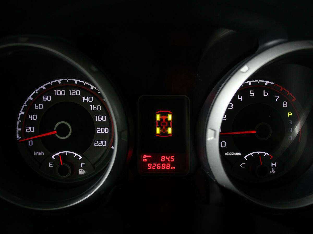 Mitsubishi Pajero с пробегом — 2017 год. Фото: #10