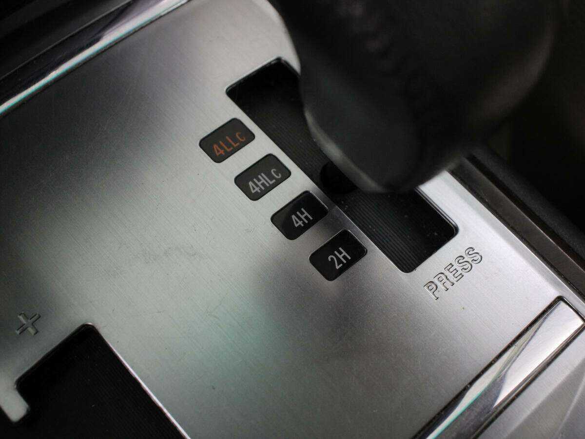 Mitsubishi Pajero с пробегом — 2017 год. Фото: #21