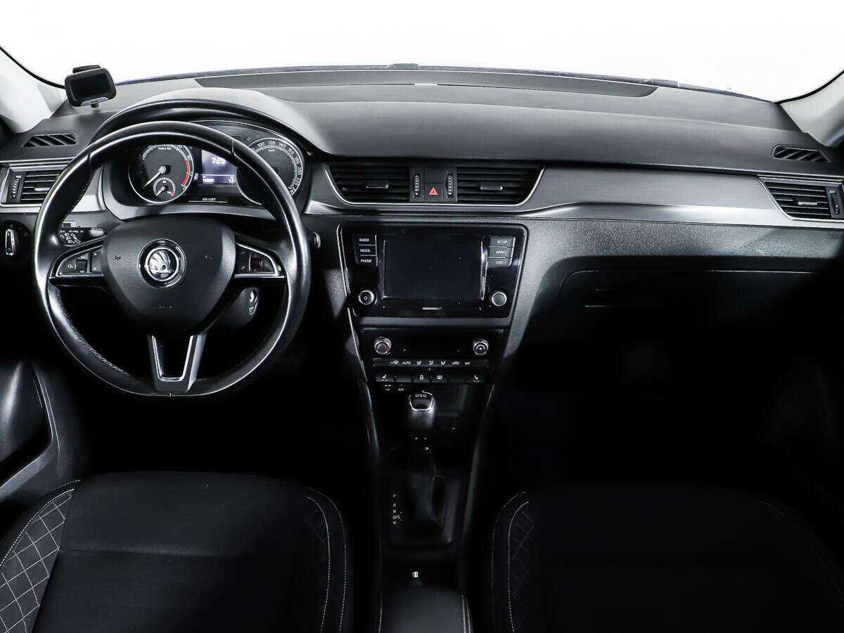 Skoda Rapid с пробегом — 2017 год. Фото: #12