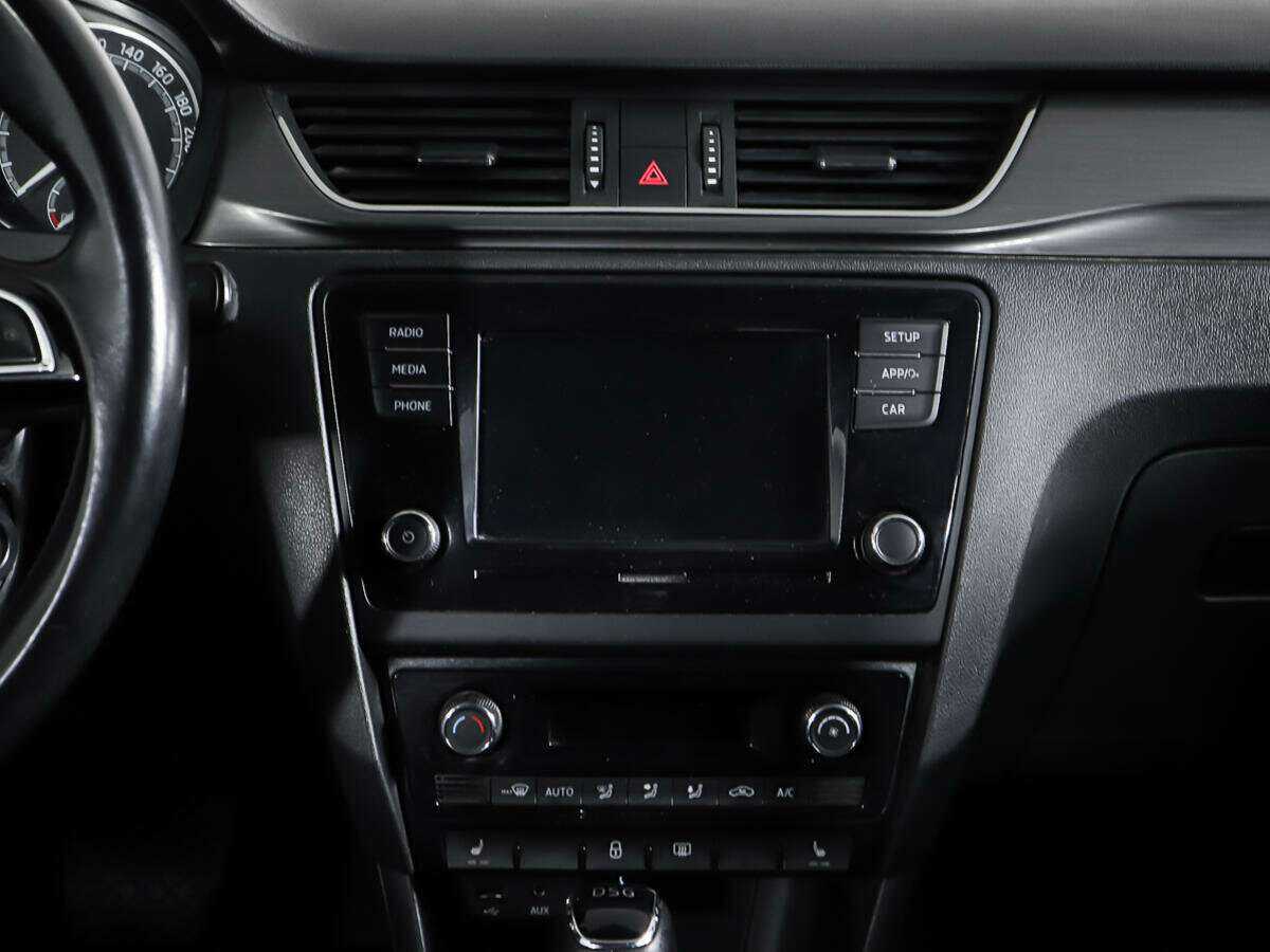 Skoda Rapid с пробегом — 2017 год. Фото: #13