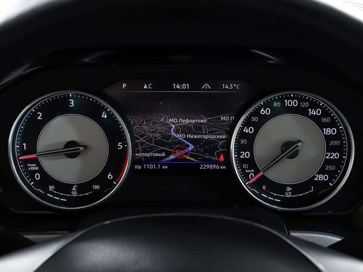 Volkswagen Touareg с пробегом — 2020 год. Фото: #14