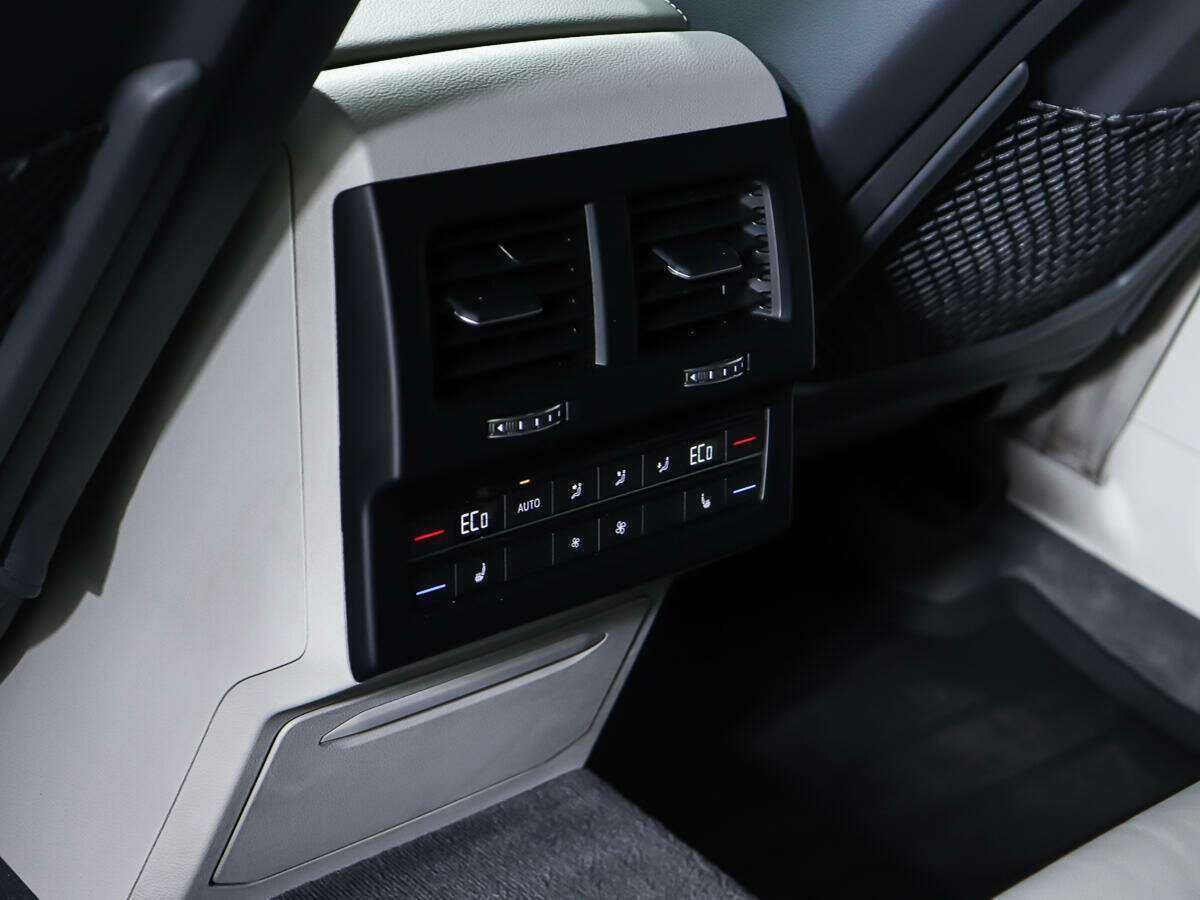 Volkswagen Touareg с пробегом — 2020 год. Фото: #15