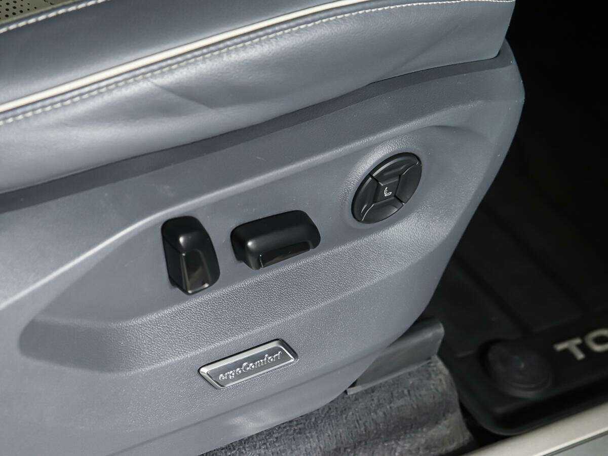 Volkswagen Touareg с пробегом — 2020 год. Фото: #17