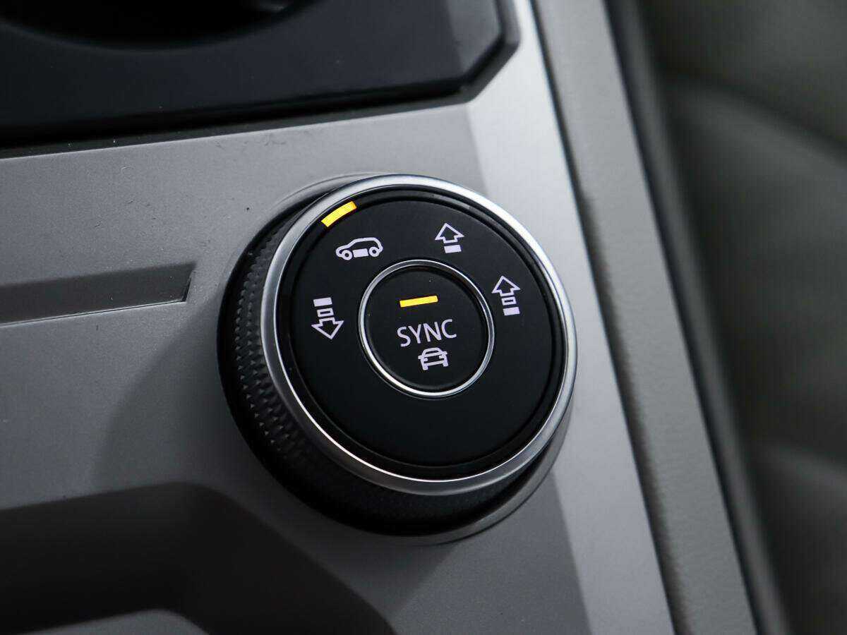 Volkswagen Touareg с пробегом — 2020 год. Фото: #19