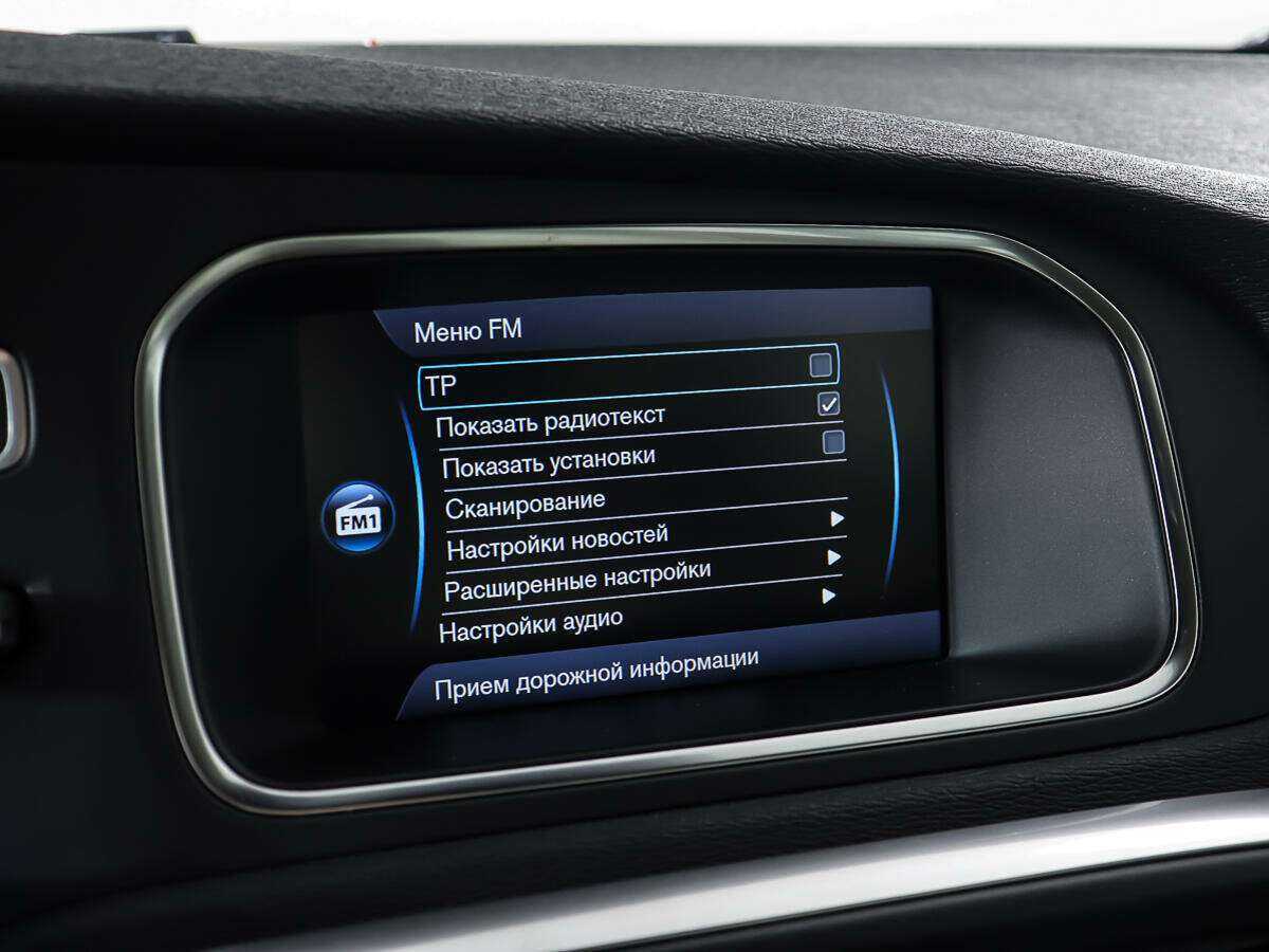 Volvo V40 Cross Country с пробегом — 2013 год. Фото: #16