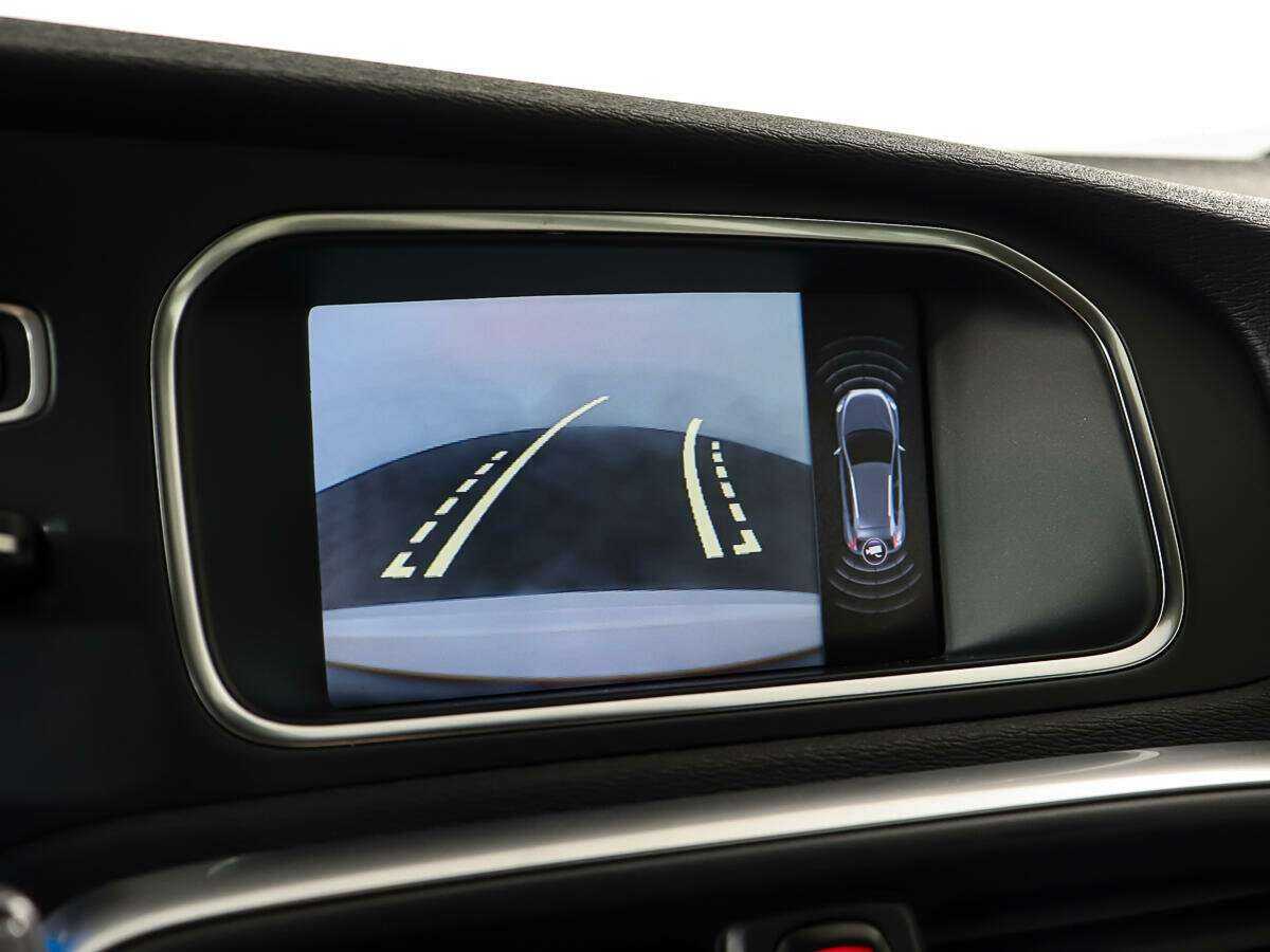 Volvo V40 Cross Country с пробегом — 2013 год. Фото: #18