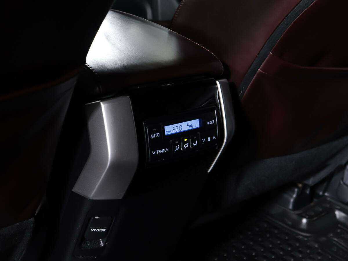 Toyota Land Cruiser Prado с пробегом — 2021 год. Фото: #15