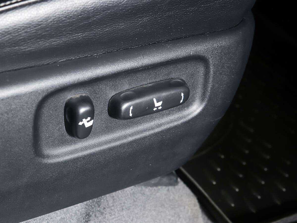 Toyota Land Cruiser с пробегом — 2012 год. Фото: #16