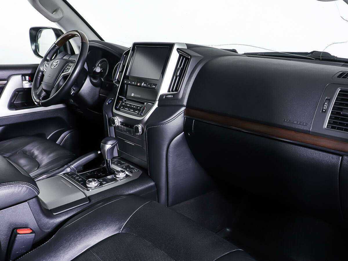 Toyota Land Cruiser с пробегом — 2020 год. Фото: #8