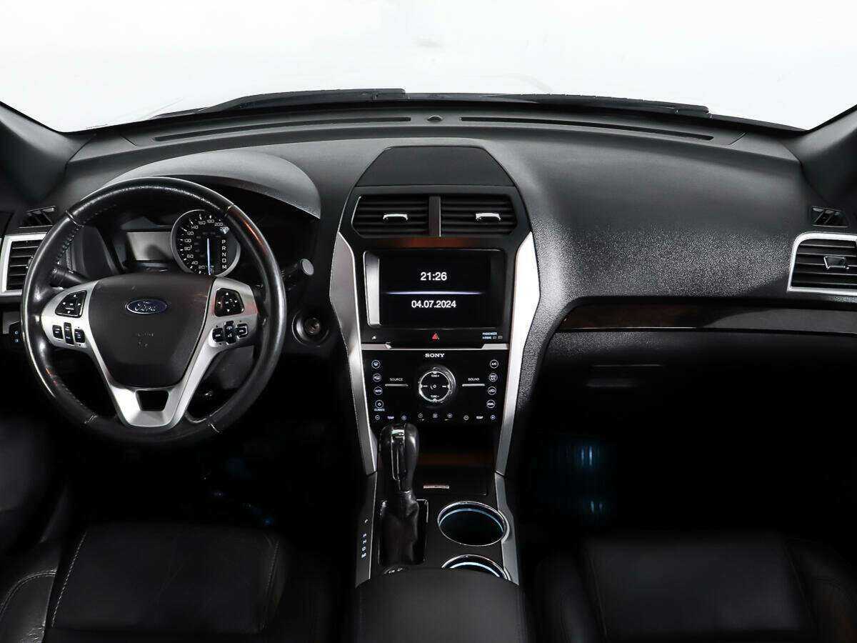 Ford Explorer с пробегом — 2012 год. Фото: #11