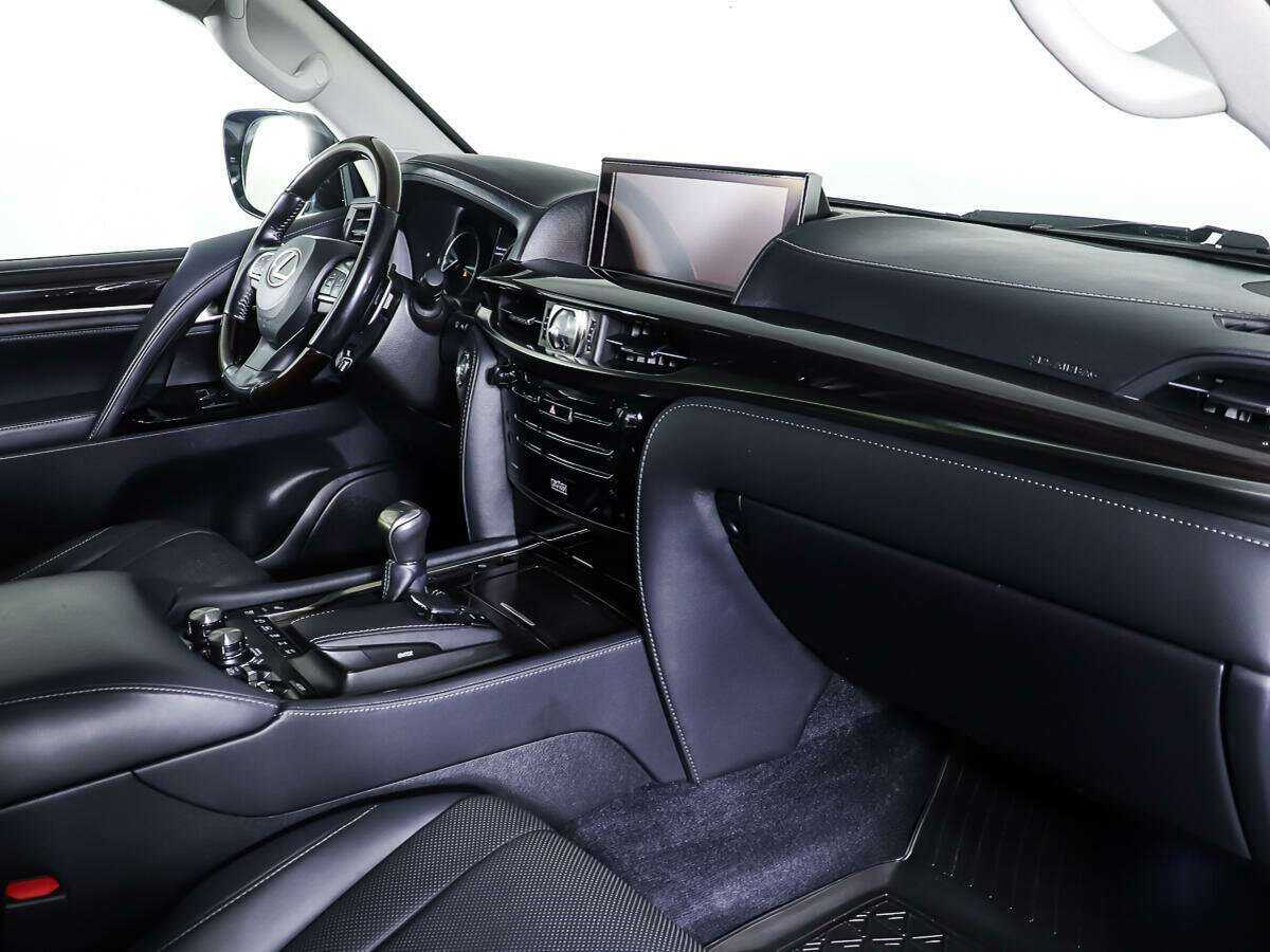 Lexus LX с пробегом — 2016 год. Фото: #7