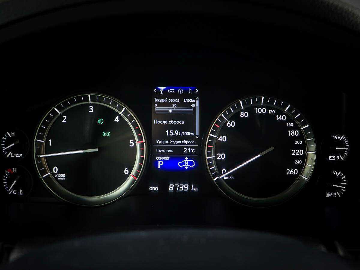 Lexus LX с пробегом — 2016 год. Фото: #12