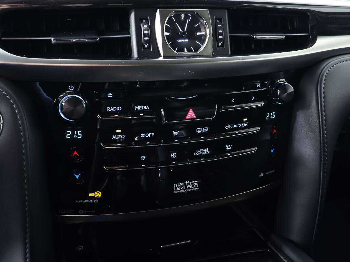 Lexus LX с пробегом — 2016 год. Фото: #18