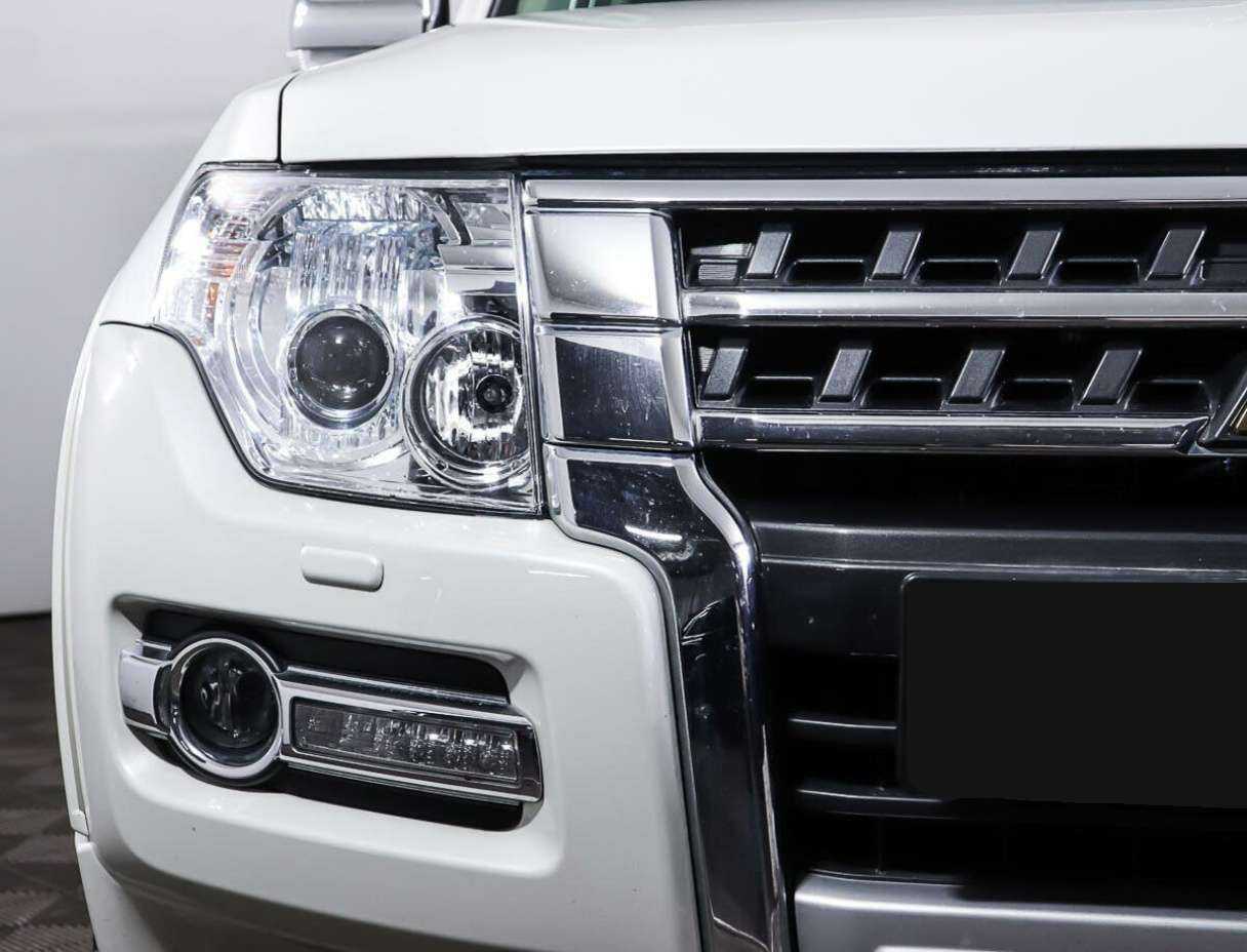 Mitsubishi Pajero с пробегом — 2019 год. Фото: #16
