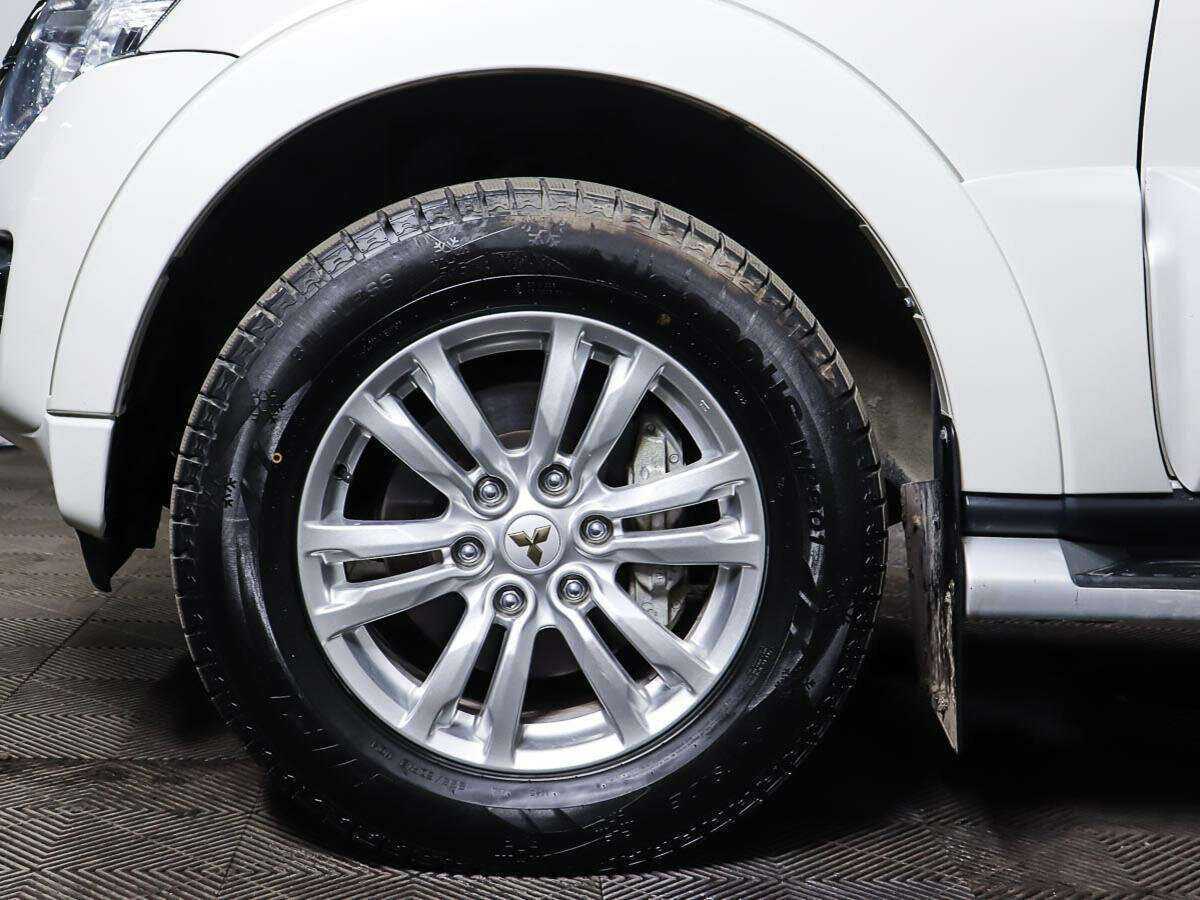 Mitsubishi Pajero с пробегом — 2019 год. Фото: #17