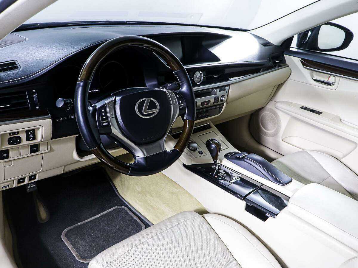 Lexus ES с пробегом — 2013 год. Фото: #12