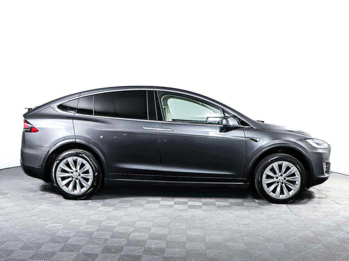 Tesla Model X с пробегом — 2018 год. Фото: #3