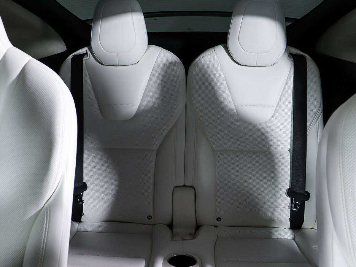 Tesla Model X с пробегом — 2018 год. Фото: #12