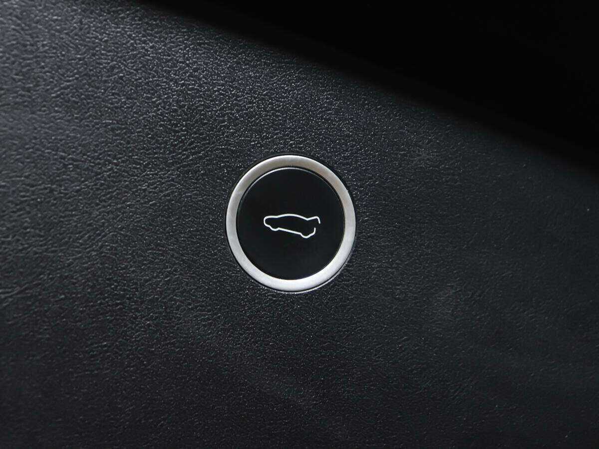 Tesla Model X с пробегом — 2018 год. Фото: #16