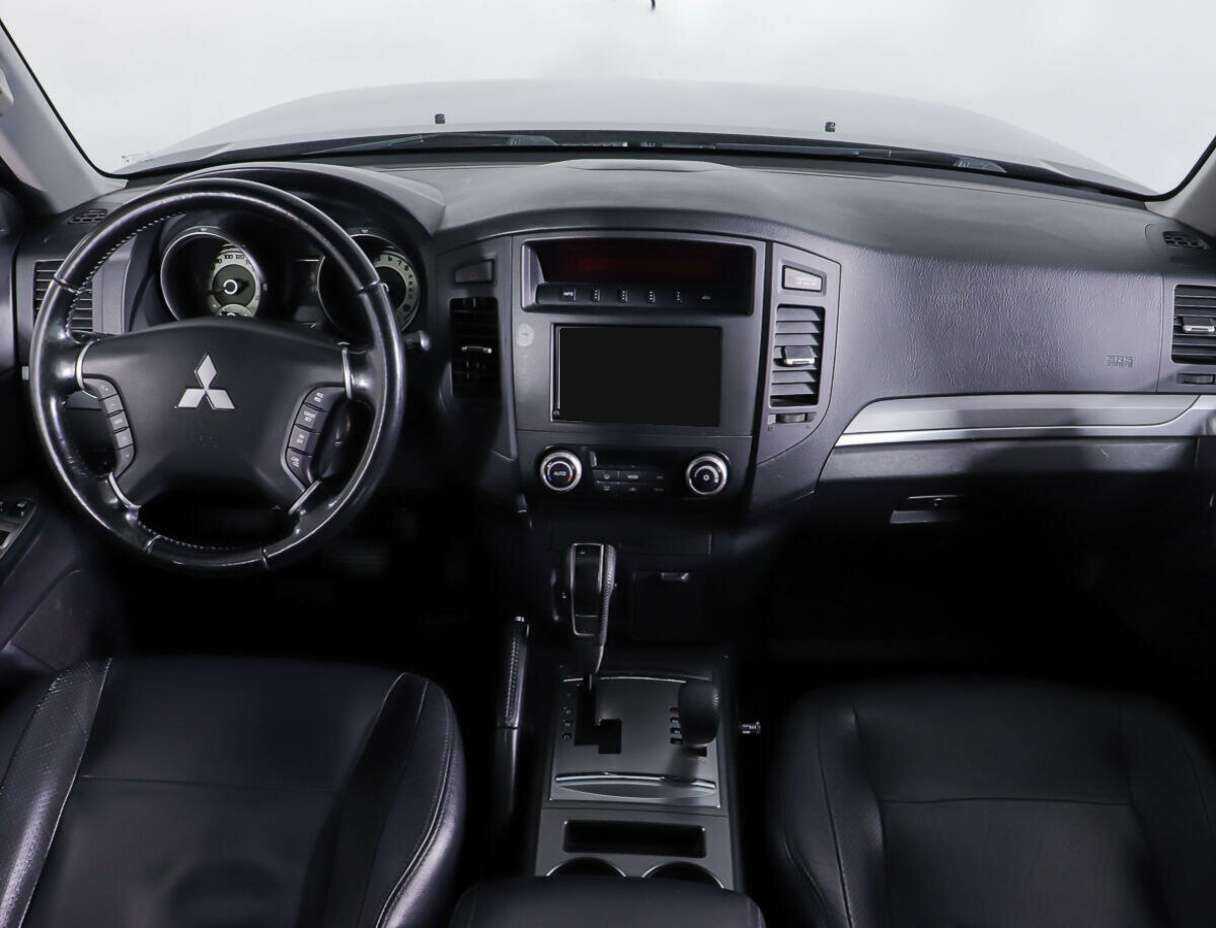 Mitsubishi Pajero с пробегом — 2010 год. Фото: #10