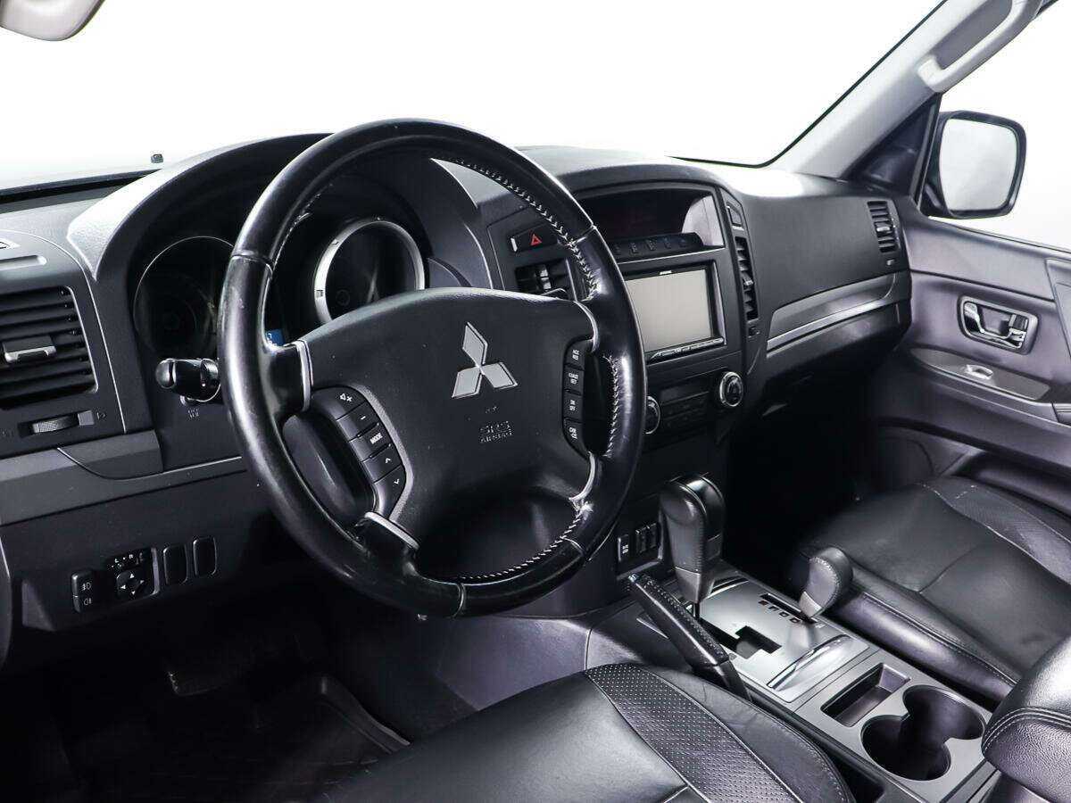 Mitsubishi Pajero с пробегом — 2010 год. Фото: #12