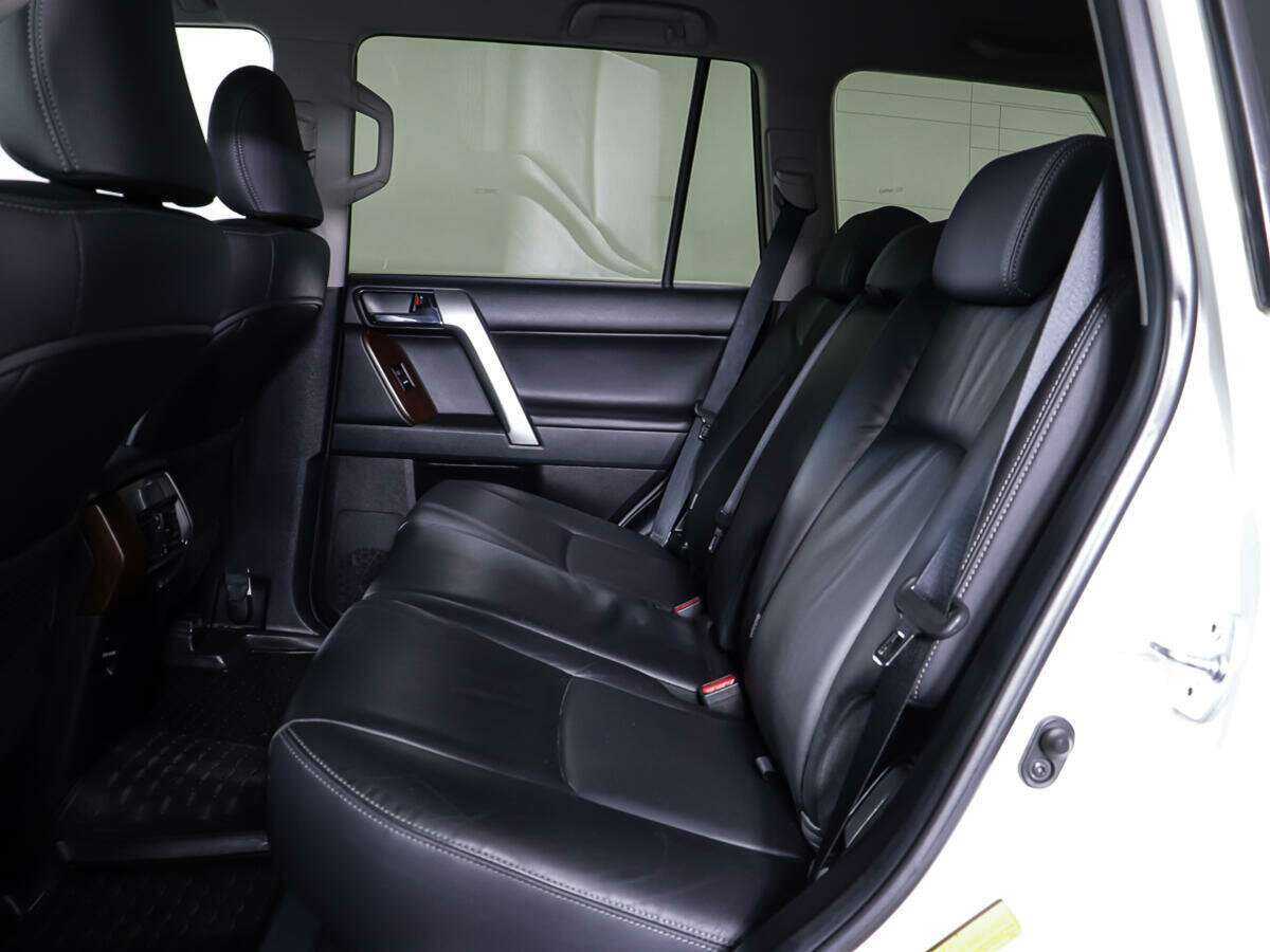 Toyota Land Cruiser Prado с пробегом — 2015 год. Фото: #9
