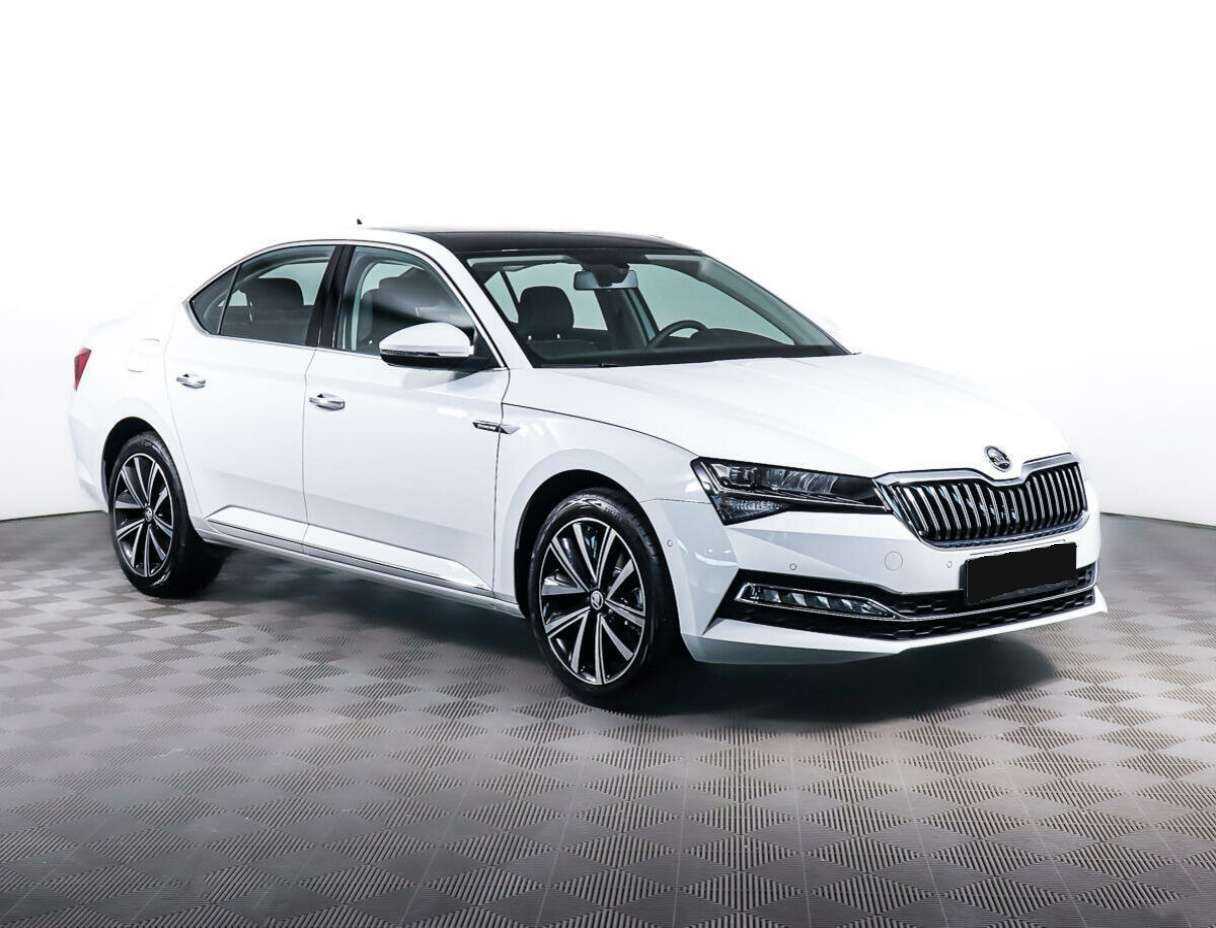 Skoda Superb с пробегом — 2023 год. Фото: #1