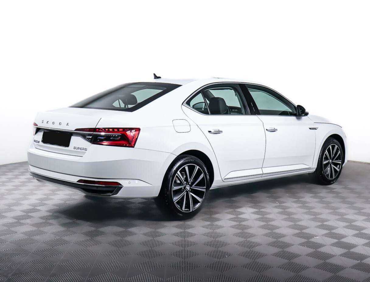 Skoda Superb с пробегом — 2023 год. Фото: #3