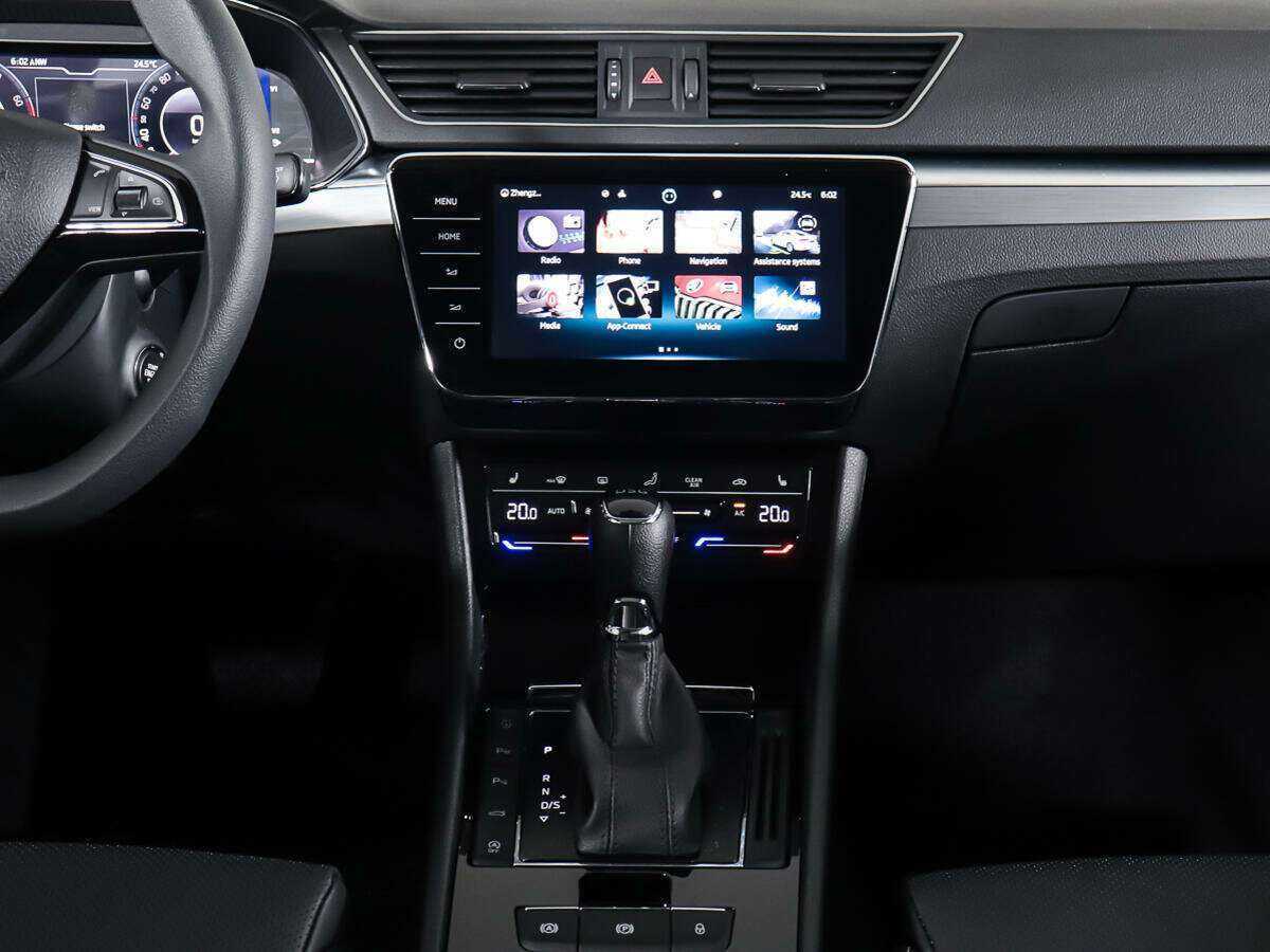 Skoda Superb с пробегом — 2023 год. Фото: #9