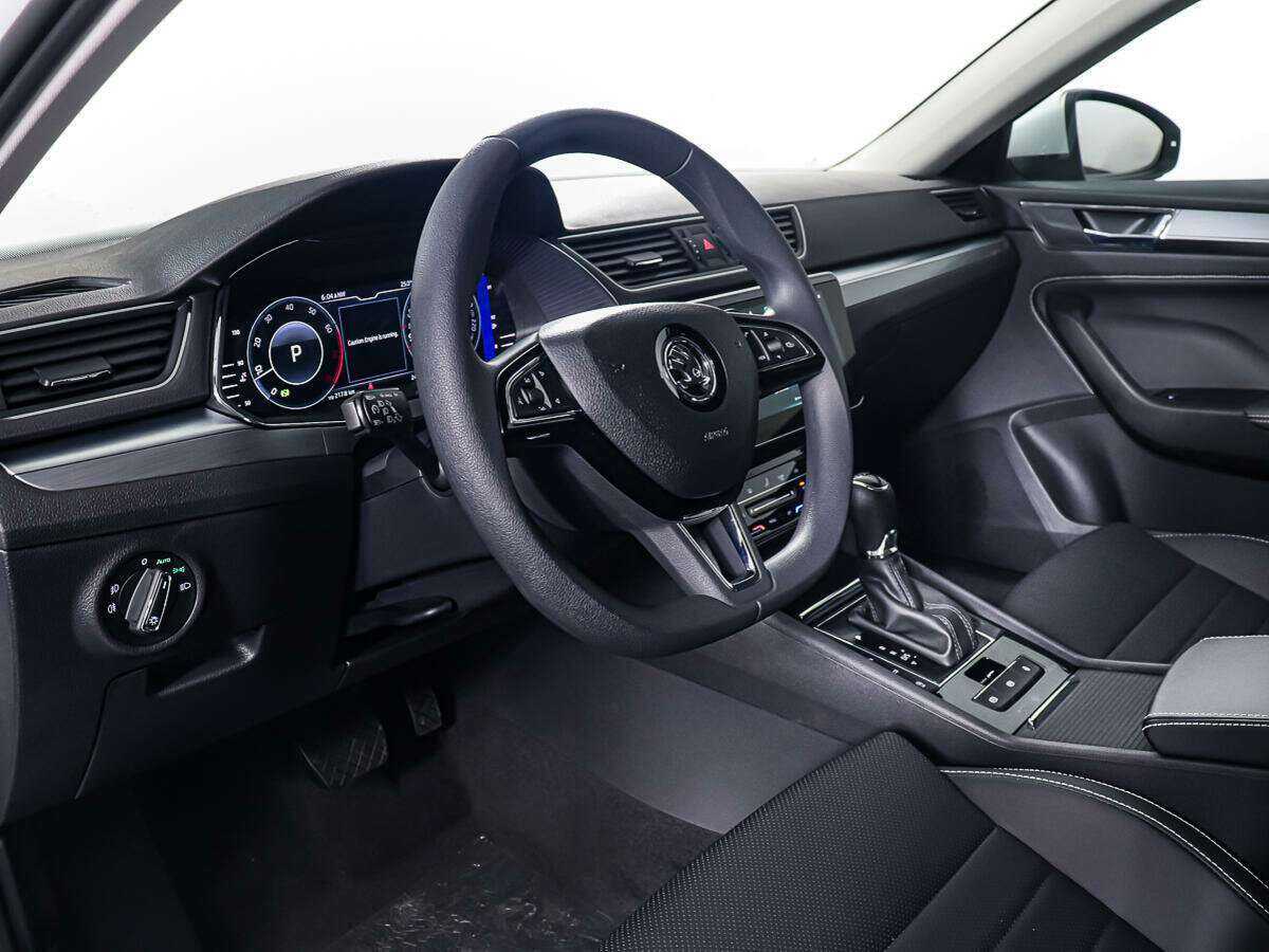 Skoda Superb с пробегом — 2023 год. Фото: #10