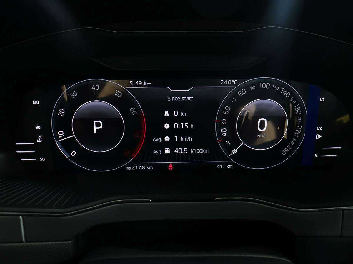 Skoda Superb с пробегом — 2023 год. Фото: #11