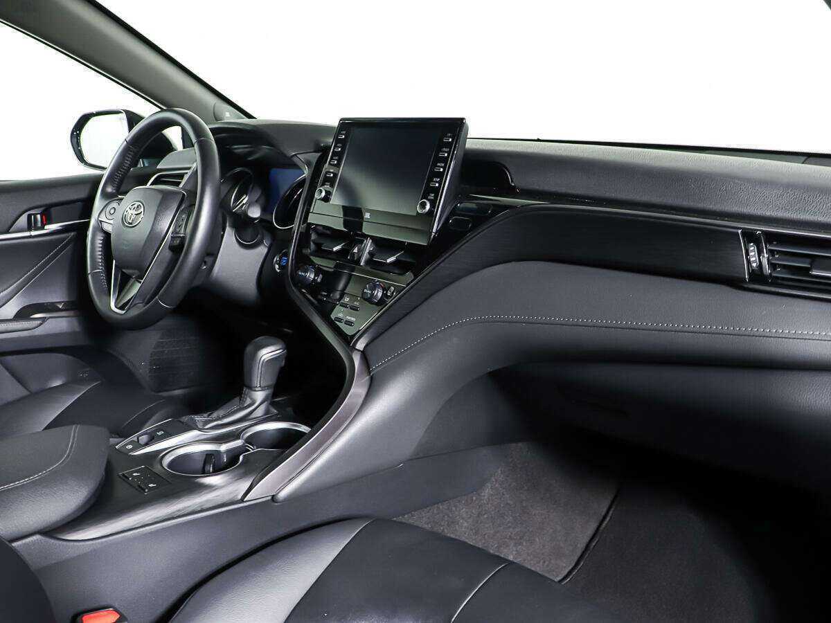 Toyota Camry с пробегом — 2022 год. Фото: #7