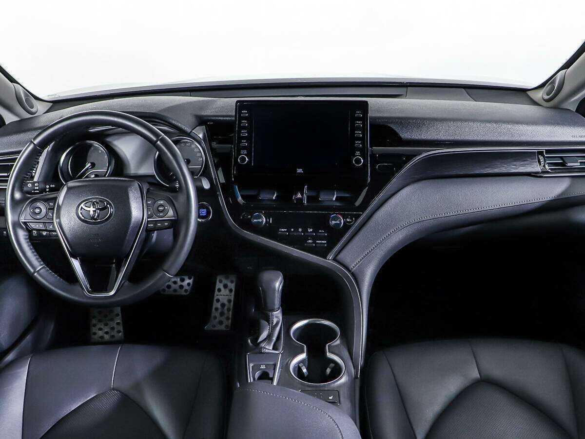 Toyota Camry с пробегом — 2022 год. Фото: #10