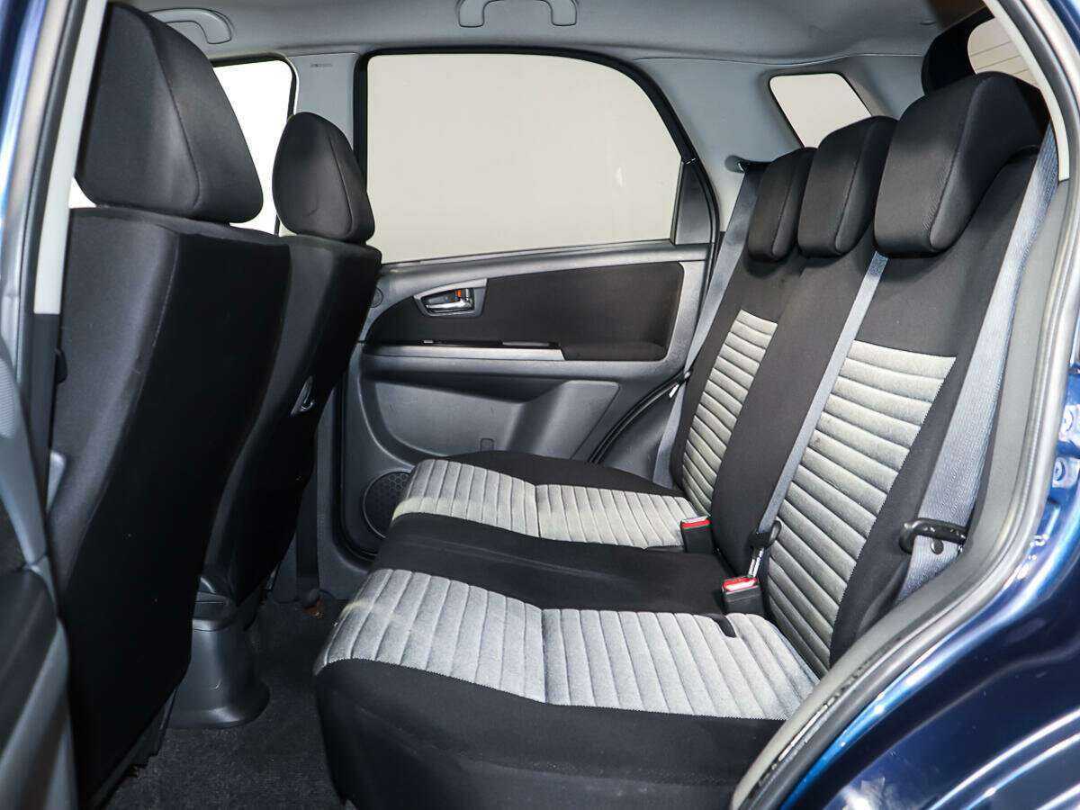 Suzuki SX4 с пробегом — 2010 год. Фото: #9