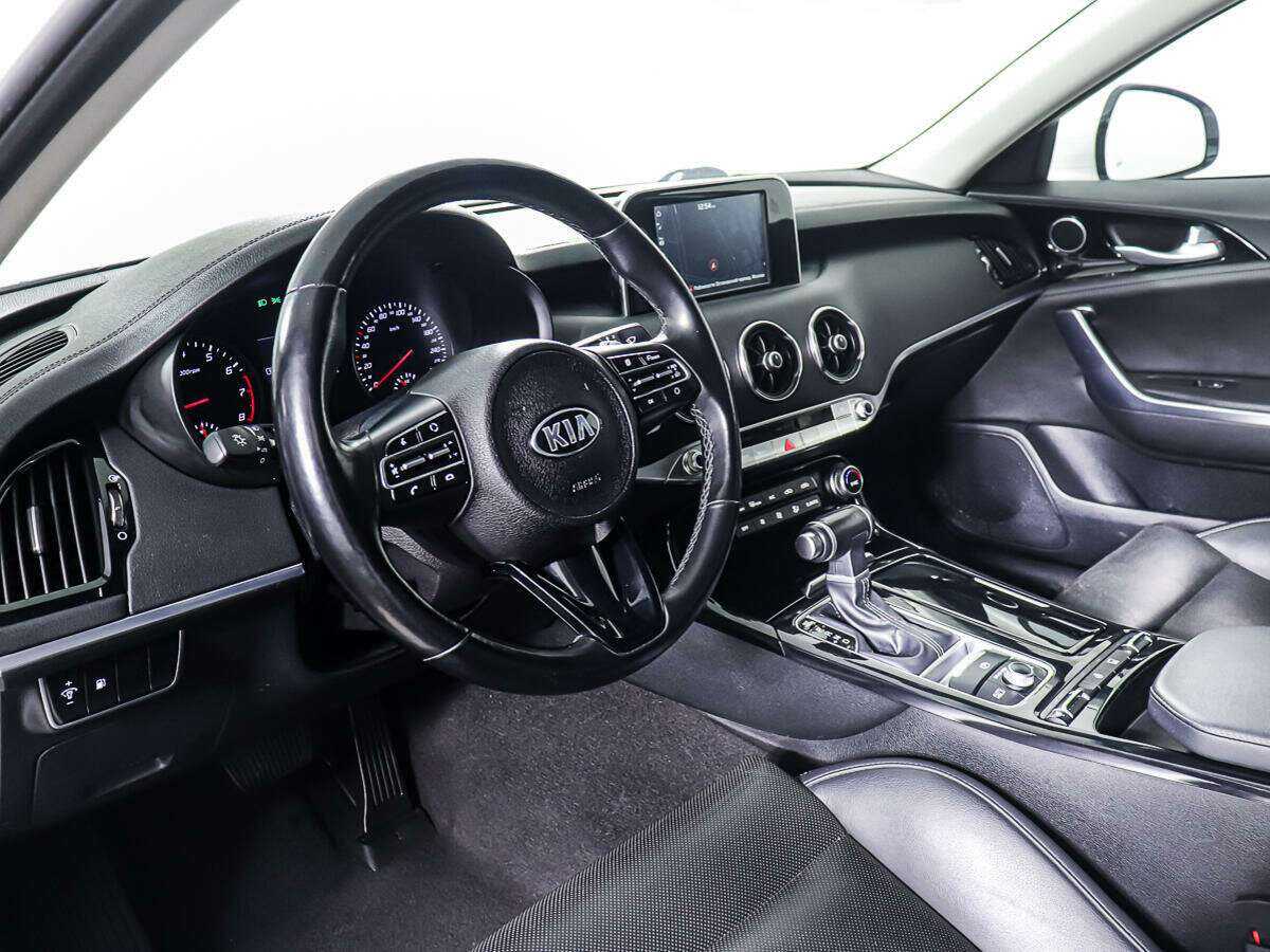 Kia Stinger с пробегом — 2019 год. Фото: #11