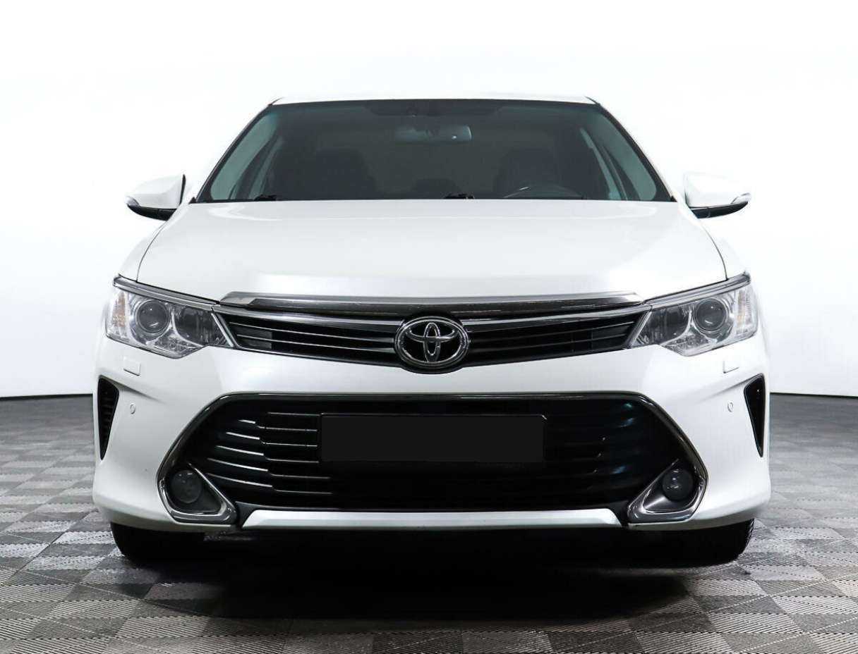 Toyota Camry с пробегом — 2014 год. Фото: #1