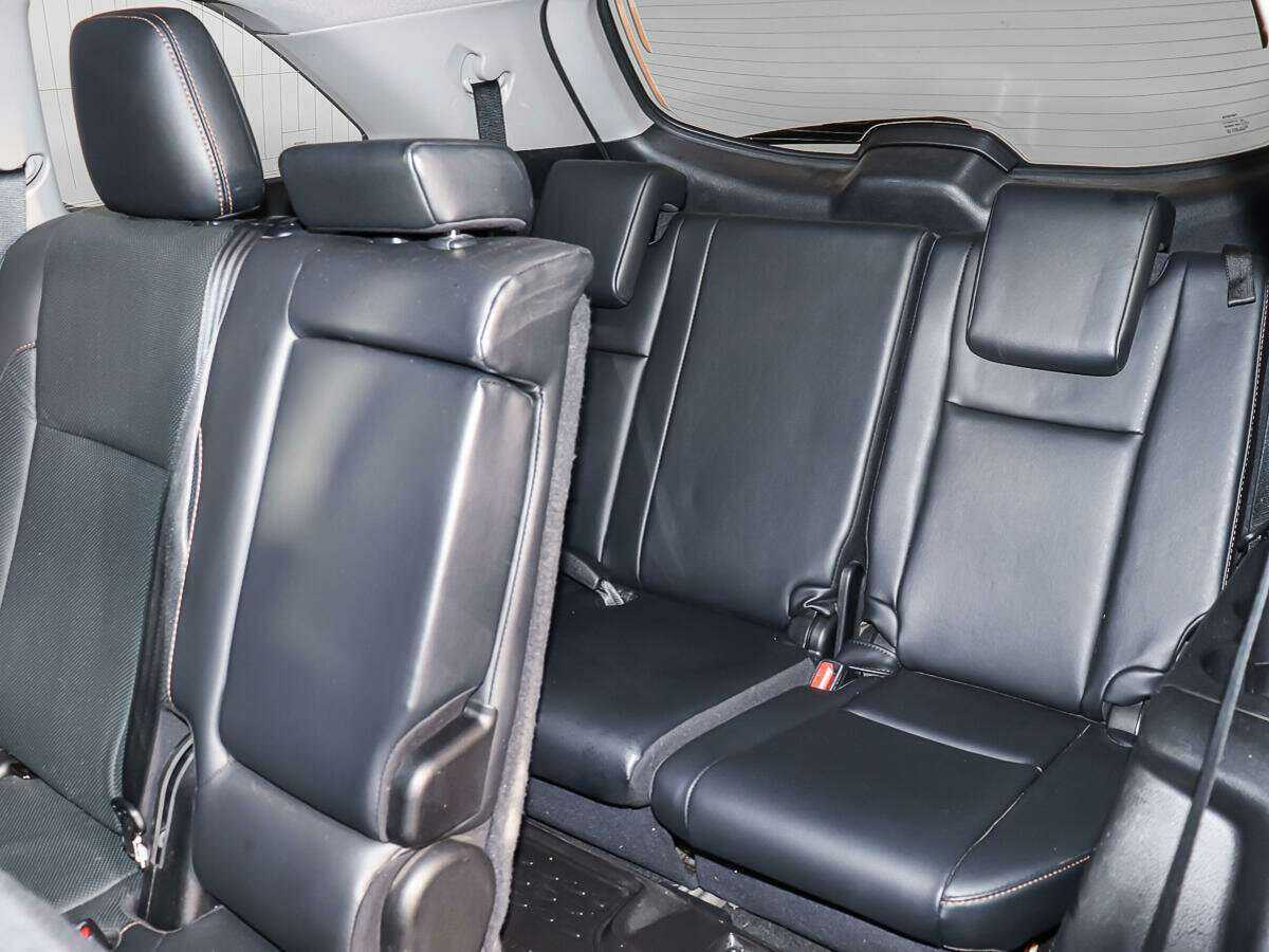 Toyota Highlander с пробегом — 2019 год. Фото: #10