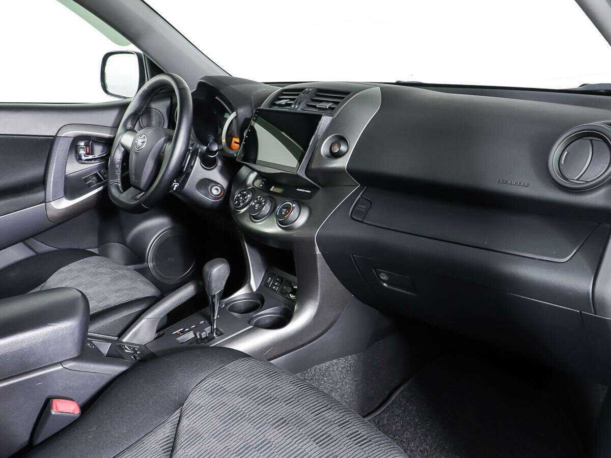 Toyota RAV4 с пробегом — 2011 год. Фото: #8