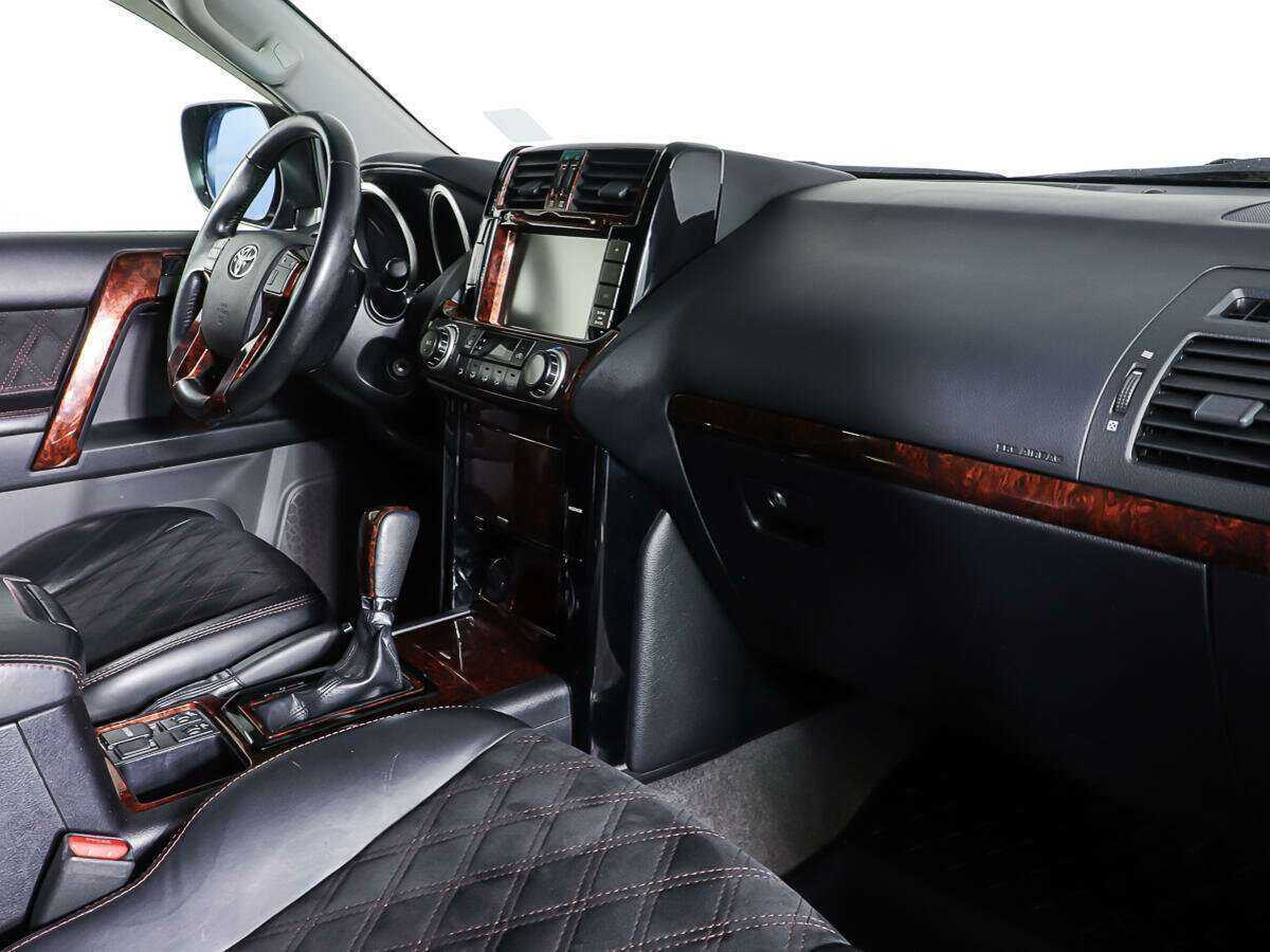 Toyota Land Cruiser Prado с пробегом — 2011 год. Фото: #9