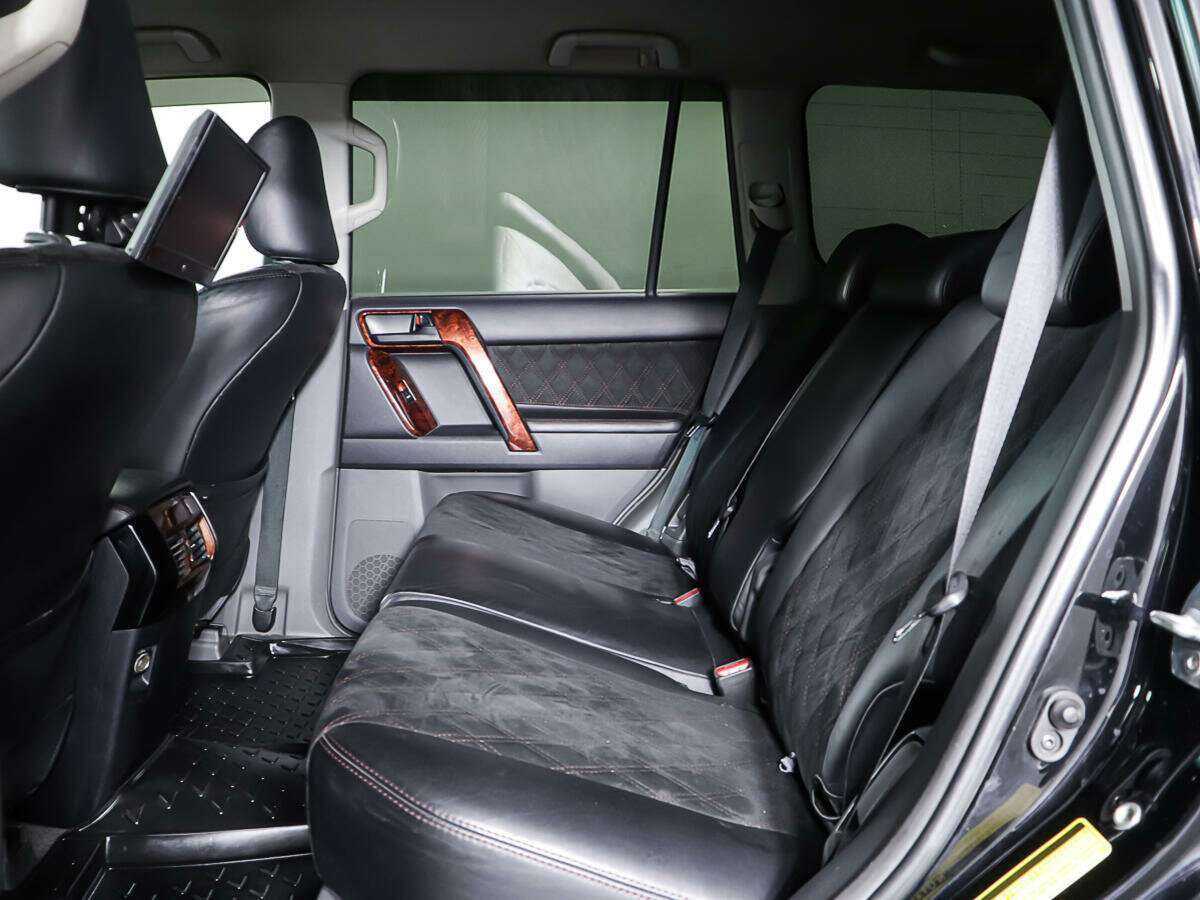 Toyota Land Cruiser Prado с пробегом — 2011 год. Фото: #10