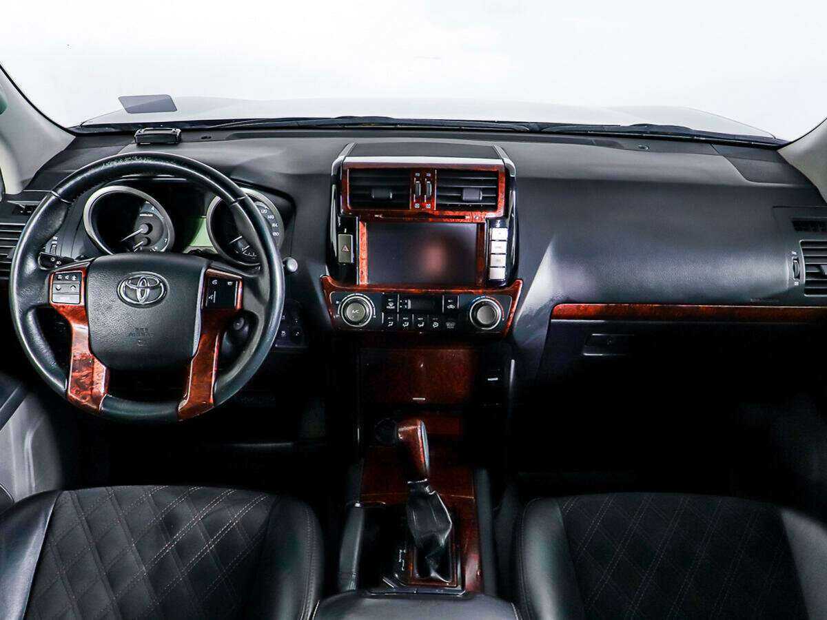 Toyota Land Cruiser Prado с пробегом — 2011 год. Фото: #11