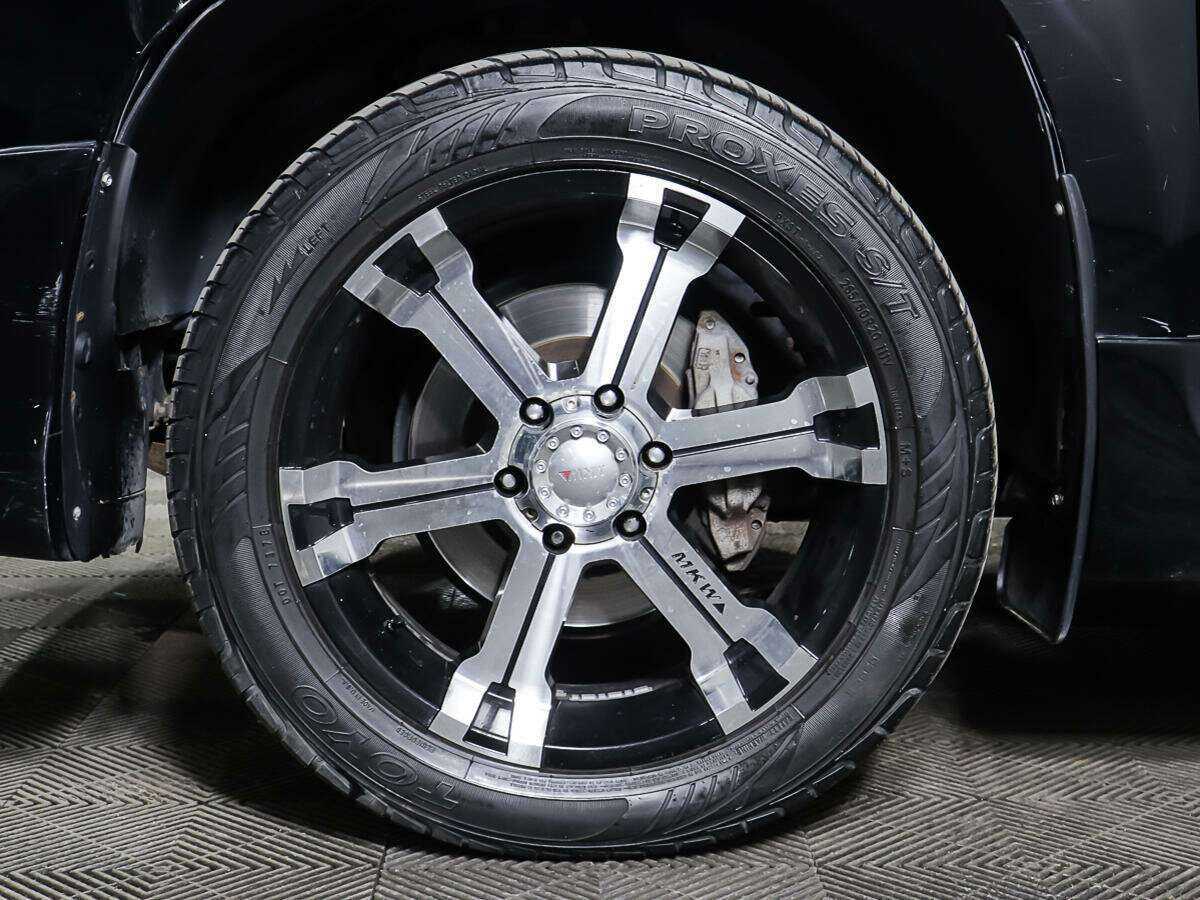 Toyota Land Cruiser Prado с пробегом — 2011 год. Фото: #17