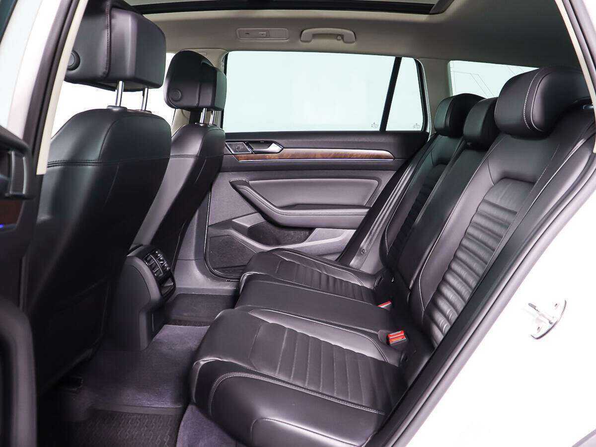 Volkswagen Passat с пробегом — 2018 год. Фото: #9