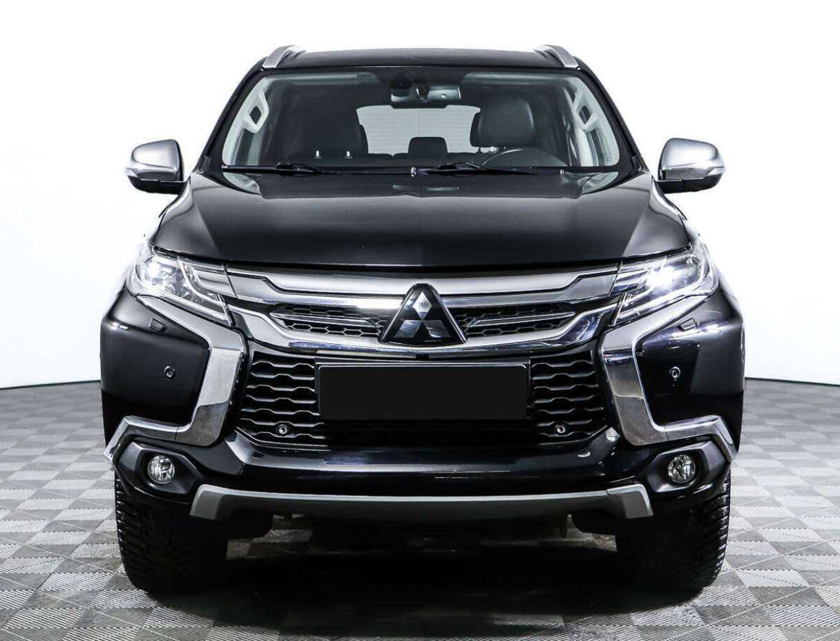 Mitsubishi Pajero Sport с пробегом — 2019 год. Фото: #1