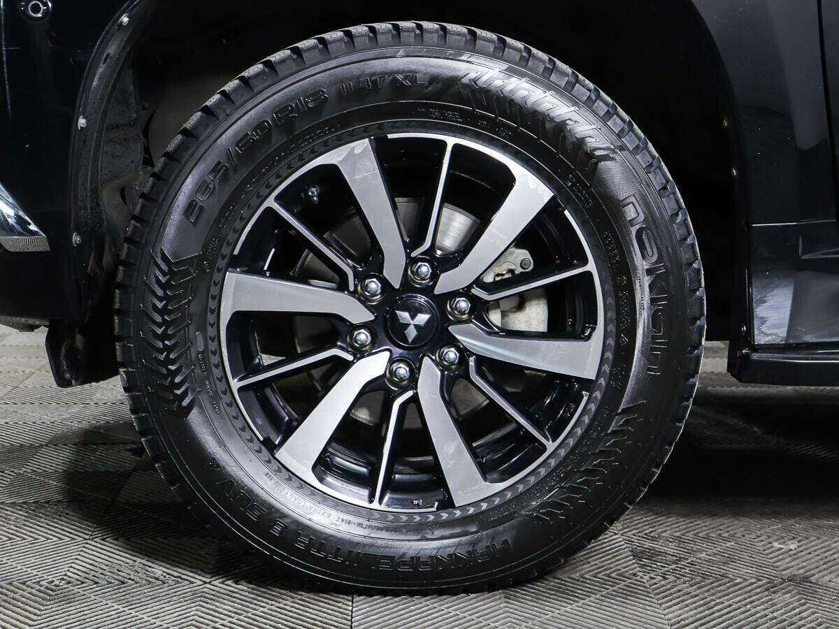 Mitsubishi Pajero Sport с пробегом — 2019 год. Фото: #23