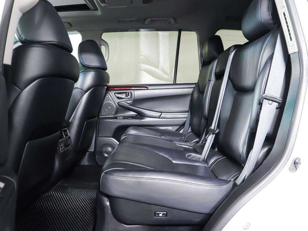 Lexus LX с пробегом — 2011 год. Фото: #8