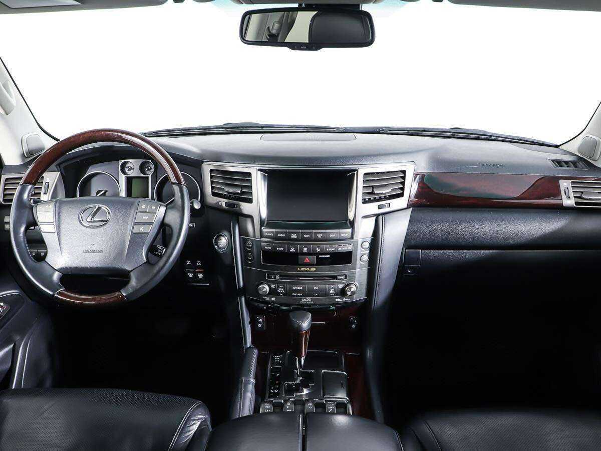 Lexus LX с пробегом — 2011 год. Фото: #10