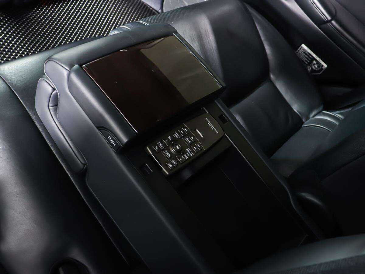 Lexus LX с пробегом — 2011 год. Фото: #14