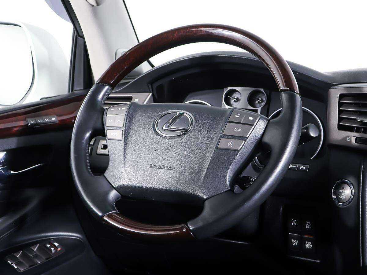Lexus LX с пробегом — 2011 год. Фото: #15