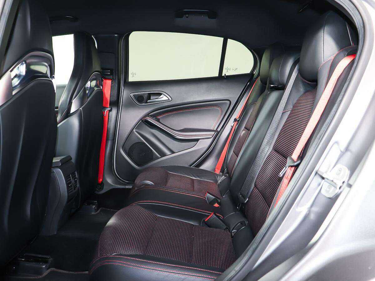 Mercedes-Benz GLA AMG с пробегом — 2014 год. Фото: #9